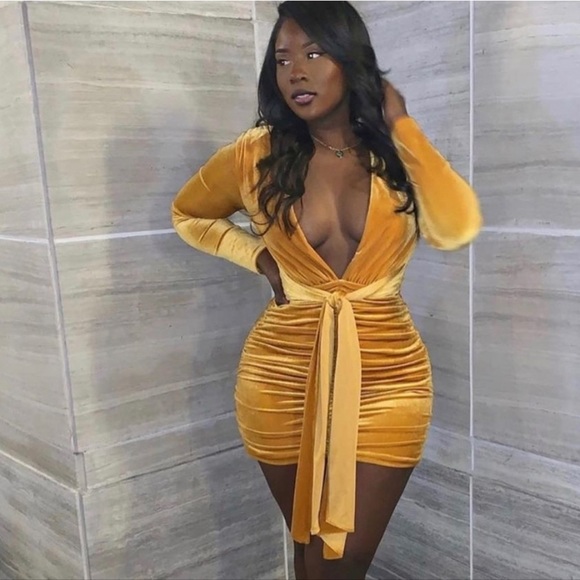 Miss Circle Gold Velvet Mini Dress - Picture 2 of 8